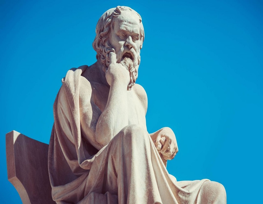 زندگینامه سقراط؛ چرا سیستمی که ادعای دموکراسی داشت، خطرناک‌ترین سلاح جهان یعنی «پرسشگری» را اعدام کرد؟